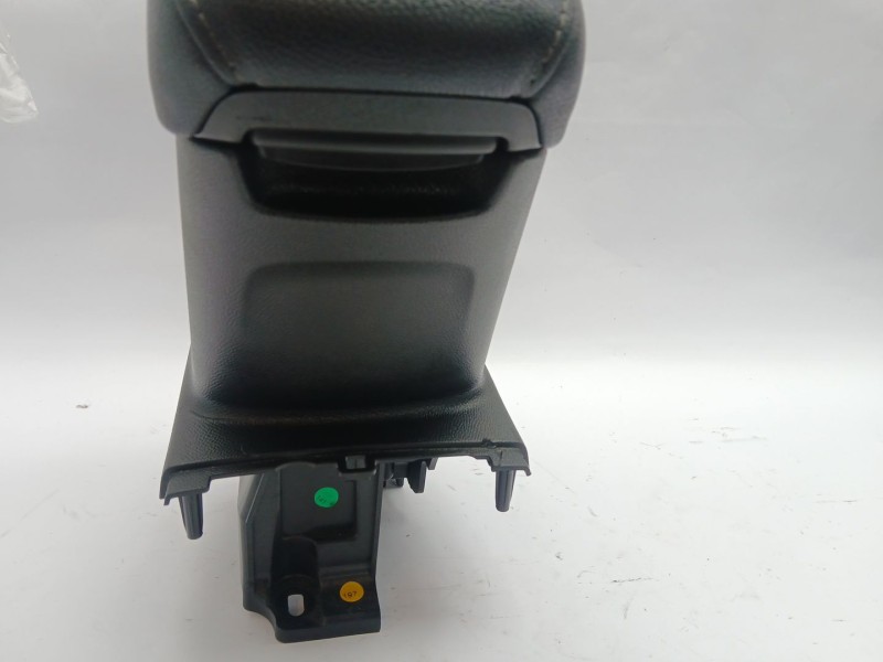 Recambio de apoyabrazos central para opel corsa f elegance referencia OEM IAM 9830208680  