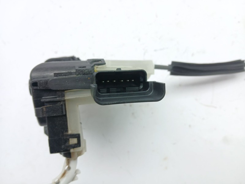 Recambio de cerradura puerta delantera izquierda para opel corsa f elegance referencia OEM IAM 292850  