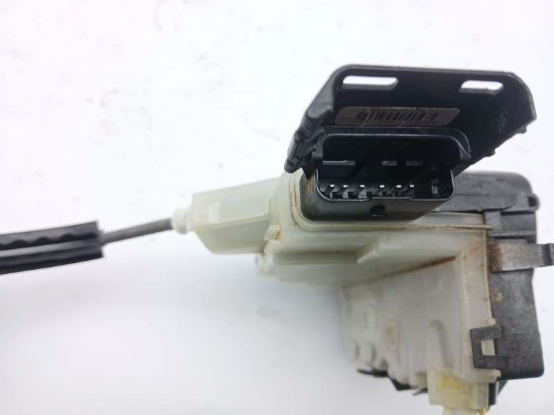 Recambio de cerradura puerta trasera derecha para opel corsa f elegance referencia OEM IAM 292852  