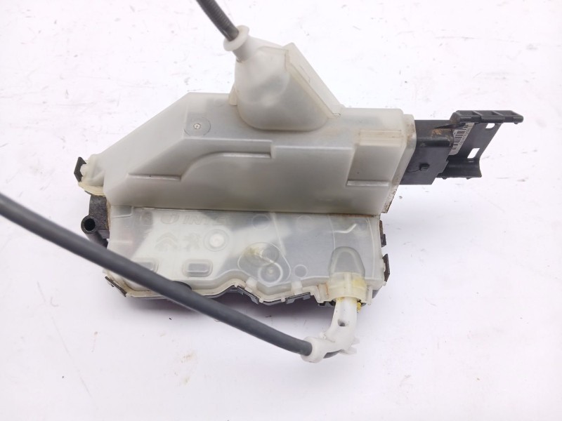 Recambio de cerradura puerta trasera derecha para opel corsa f elegance referencia OEM IAM 292852  