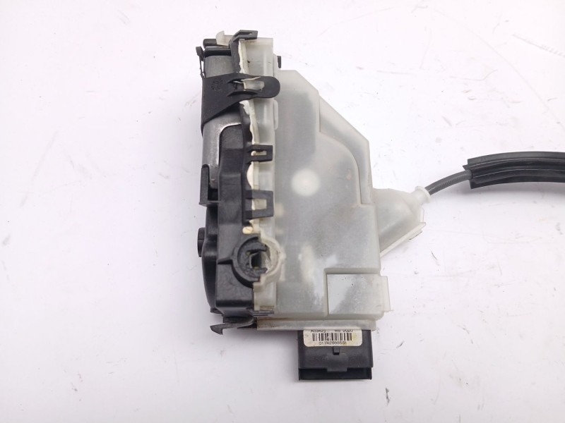 Recambio de cerradura puerta delantera derecha para opel corsa f elegance referencia OEM IAM 292847  