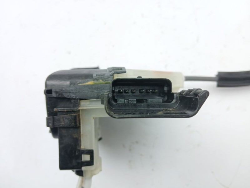 Recambio de cerradura puerta trasera izquierda para opel corsa f elegance referencia OEM IAM 292854  