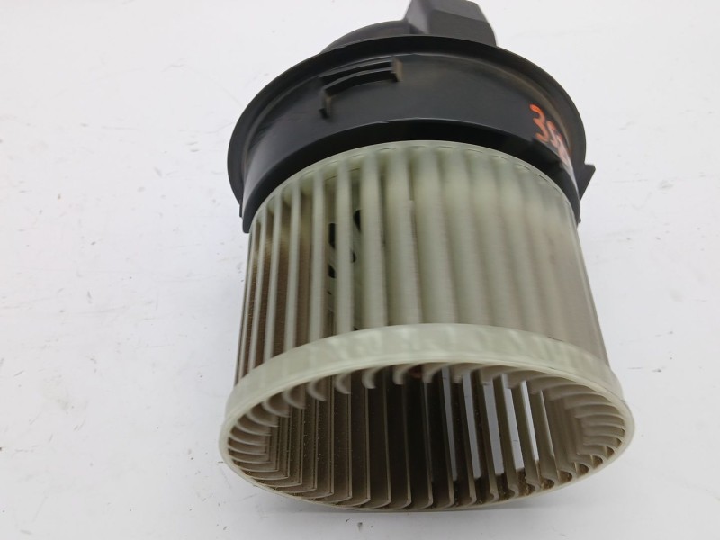 Recambio de motor calefaccion para opel corsa f elegance referencia OEM IAM a0095v  