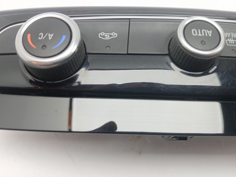 Recambio de mando climatizador para opel corsa f elegance referencia OEM IAM 39185000  