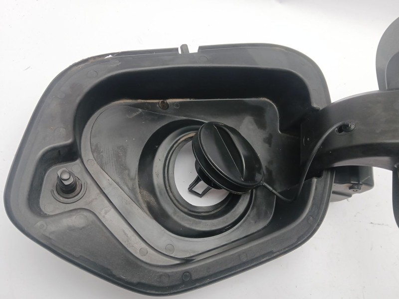 Recambio de tapa exterior combustible para opel corsa f elegance referencia OEM IAM 39167574  