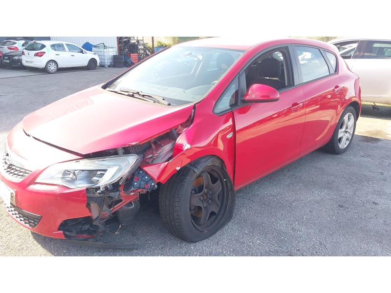 opel astra j (p10) del año 2011