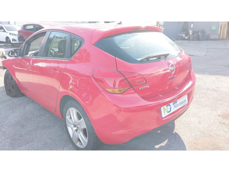opel astra j (p10) del año 2011