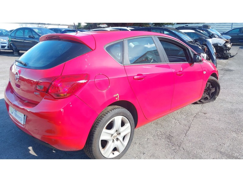 opel astra j (p10) del año 2011