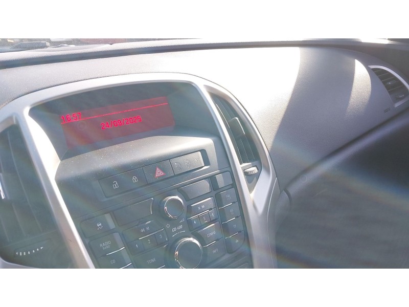 opel astra j (p10) del año 2011