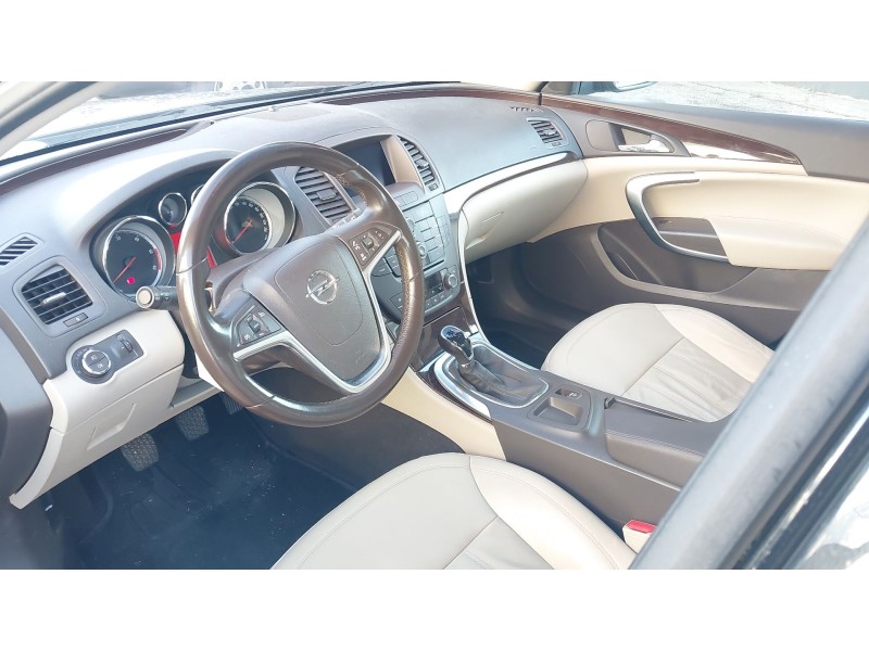 opel insignia a sedán (g09) del año 2010