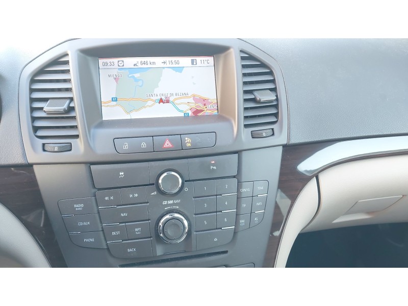 opel insignia a sedán (g09) del año 2010