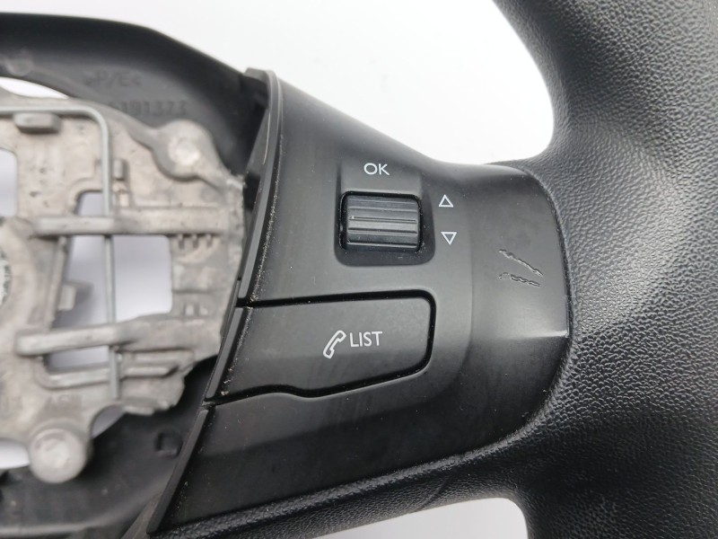 Recambio de volante para peugeot 208 i (ca_, cc_) 1.2 vti 82 referencia OEM IAM 86758B03  