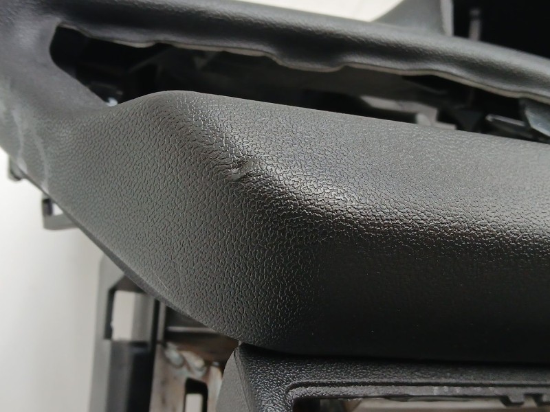 Recambio de salpicadero para peugeot 208 i (ca_, cc_) 1.2 vti 82 referencia OEM IAM 96746579ZD  