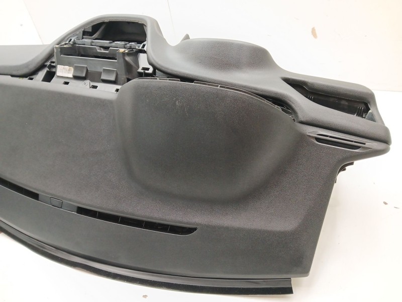 Recambio de salpicadero para peugeot 208 i (ca_, cc_) 1.2 vti 82 referencia OEM IAM 96746579ZD  