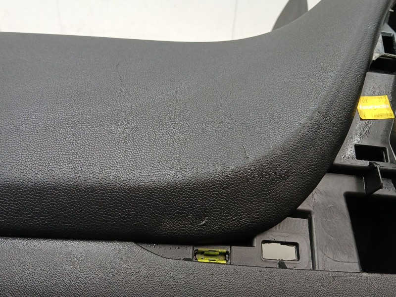 Recambio de salpicadero para peugeot 208 i (ca_, cc_) 1.2 vti 82 referencia OEM IAM 96746579ZD  