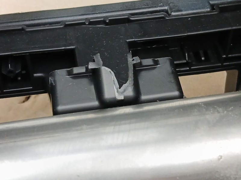 Recambio de salpicadero para peugeot 208 i (ca_, cc_) 1.2 vti 82 referencia OEM IAM 96746579ZD  