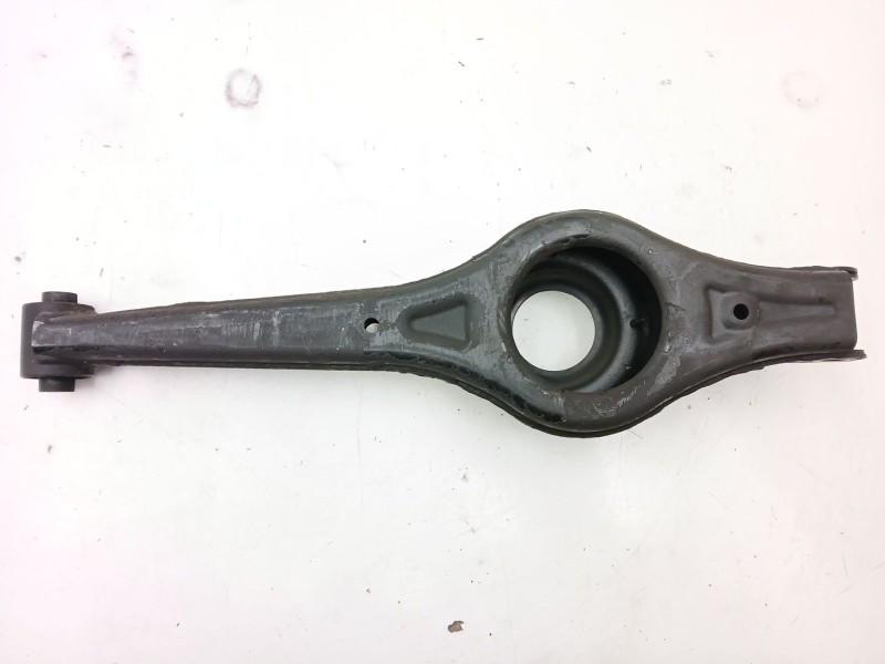 Recambio de brazo suspension inferior trasero izquierdo para ssangyong korando (c300) 1.5 referencia OEM IAM 4581034000  