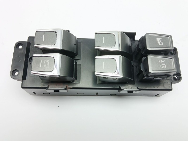 Recambio de mando elevalunas delantero izquierdo para ssangyong korando (c300) 1.5 referencia OEM IAM 8581137000  