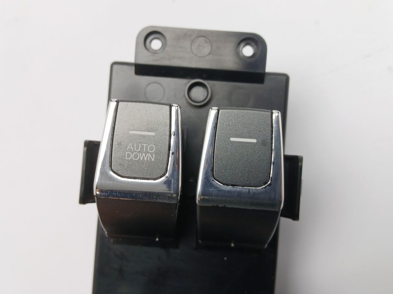 Recambio de mando elevalunas delantero izquierdo para ssangyong korando (c300) 1.5 referencia OEM IAM 8581137000  