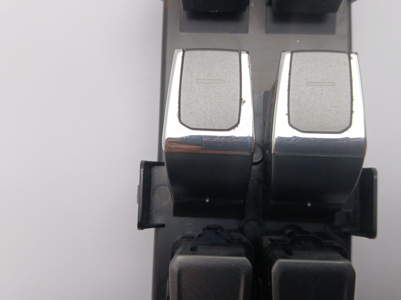 Recambio de mando elevalunas delantero izquierdo para ssangyong korando (c300) 1.5 referencia OEM IAM 8581137000  