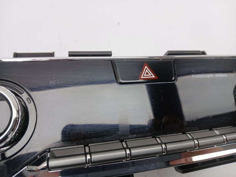 Recambio de mando climatizador para ssangyong korando (c300) 1.5 referencia OEM IAM 6872037070LAX  