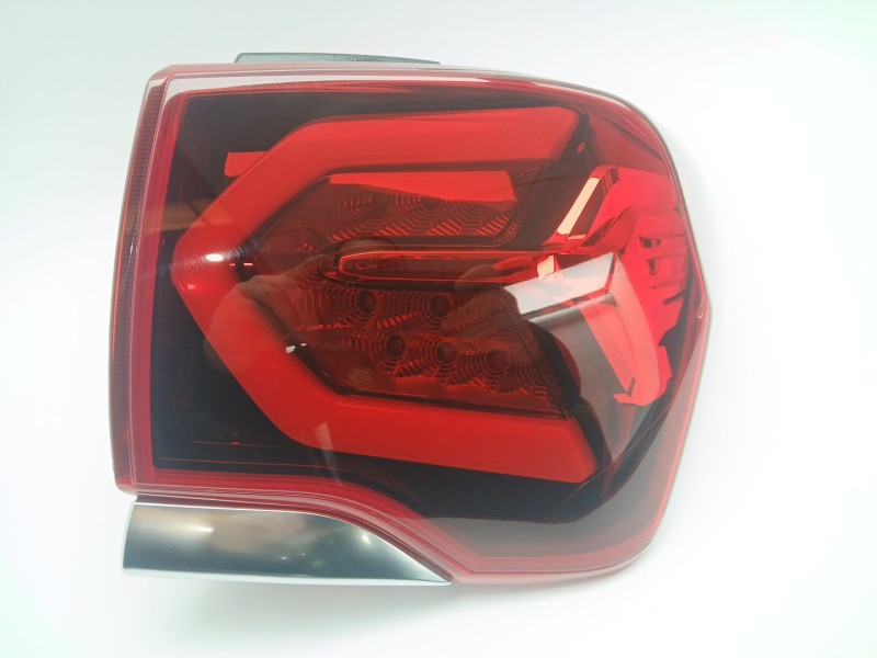 Recambio de piloto trasero derecho para ssangyong korando (c300) 1.5 referencia OEM IAM 8360239000  