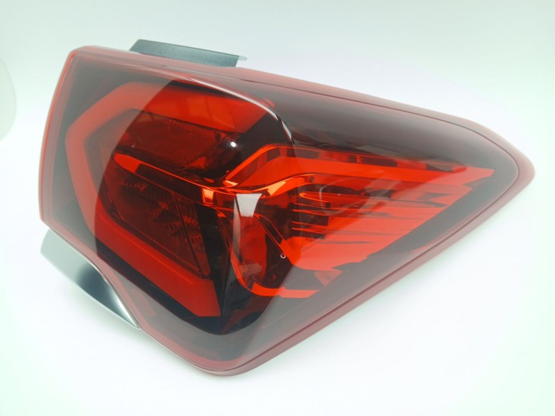 Recambio de piloto trasero derecho para ssangyong korando (c300) 1.5 referencia OEM IAM 8360239000  