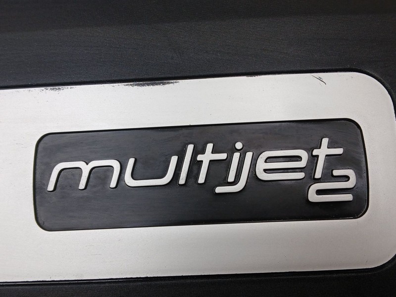 Recambio de tapa motor para fiat freemont (345_) 2.0 jtd referencia OEM IAM 04627096AF  