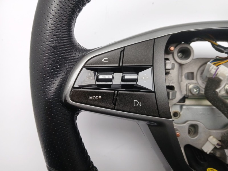 Recambio de volante para ssangyong korando (c300) 1.5 referencia OEM IAM 8916037060  4610037110