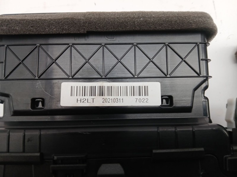 Recambio de rejilla aireadora para ssangyong korando (c300) 1.5 referencia OEM IAM 20210311  H2LT