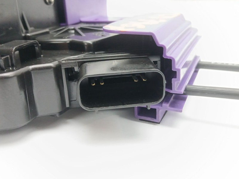 Recambio de cerradura puerta trasera derecha para ssangyong korando (c300) 1.5 referencia OEM IAM 7132037000  