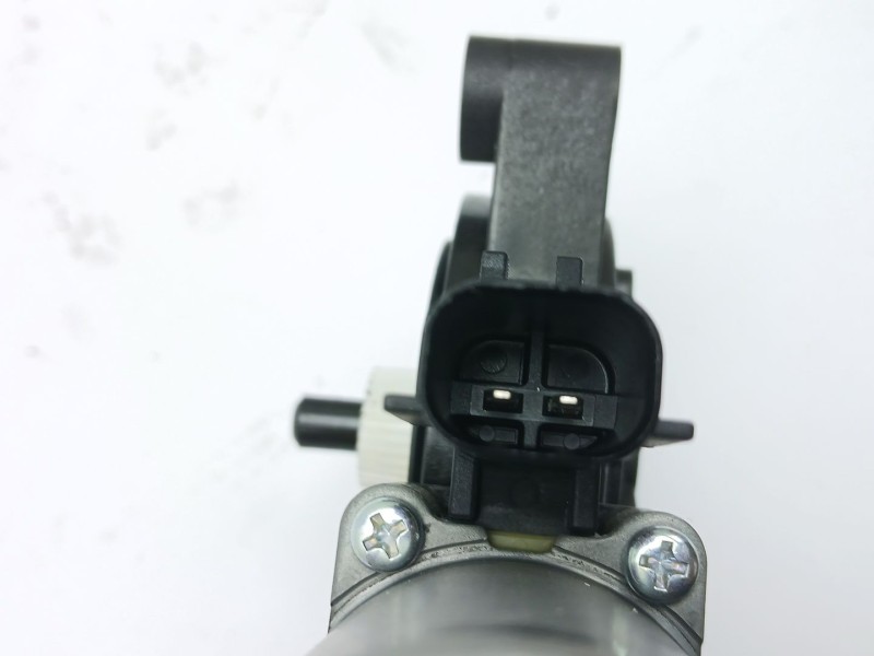 Recambio de motor elevalunas delantero derecho para ssangyong korando (c300) 1.5 referencia OEM IAM 82460C3M10  