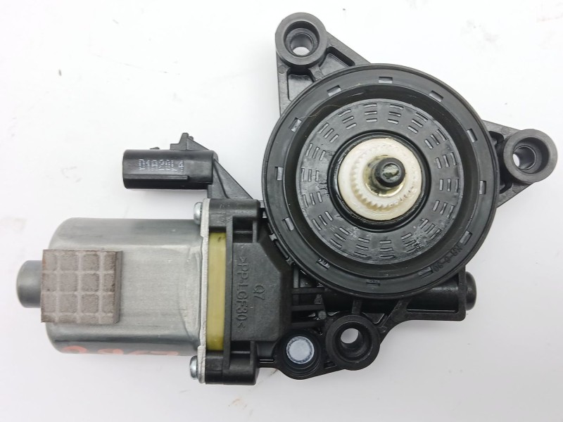 Recambio de motor elevalunas delantero izquierdo para ssangyong korando (c300) 1.5 referencia OEM IAM 82450C3M10  