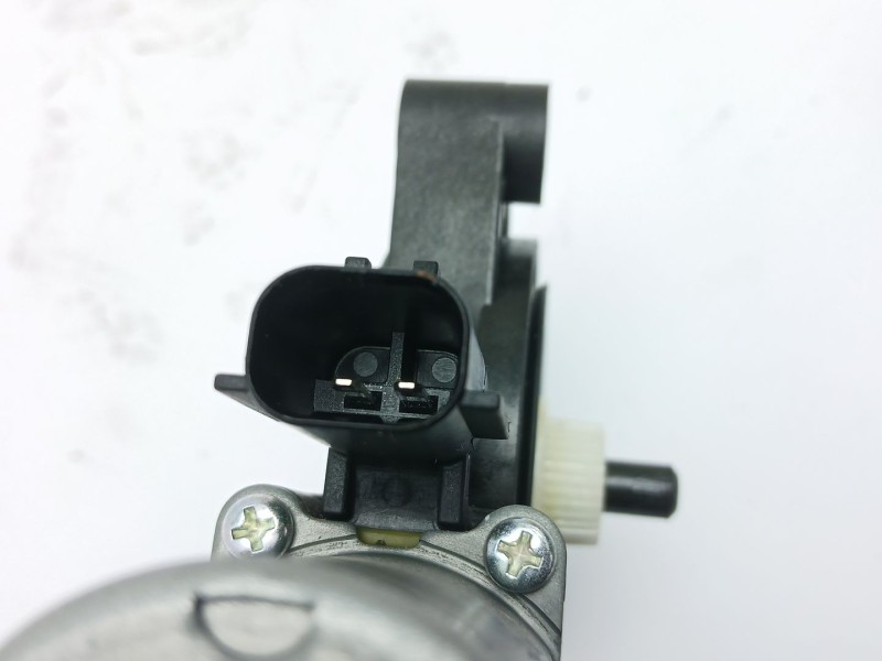 Recambio de motor elevalunas delantero izquierdo para ssangyong korando (c300) 1.5 referencia OEM IAM 82450C3M10  