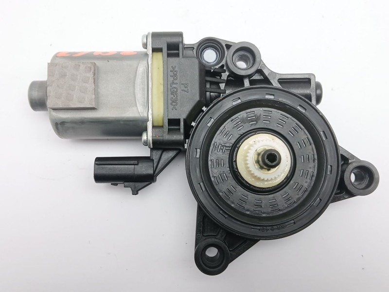 Recambio de motor elevalunas trasero derecho para ssangyong korando (c300) 1.5 referencia OEM IAM 82460C3M10  