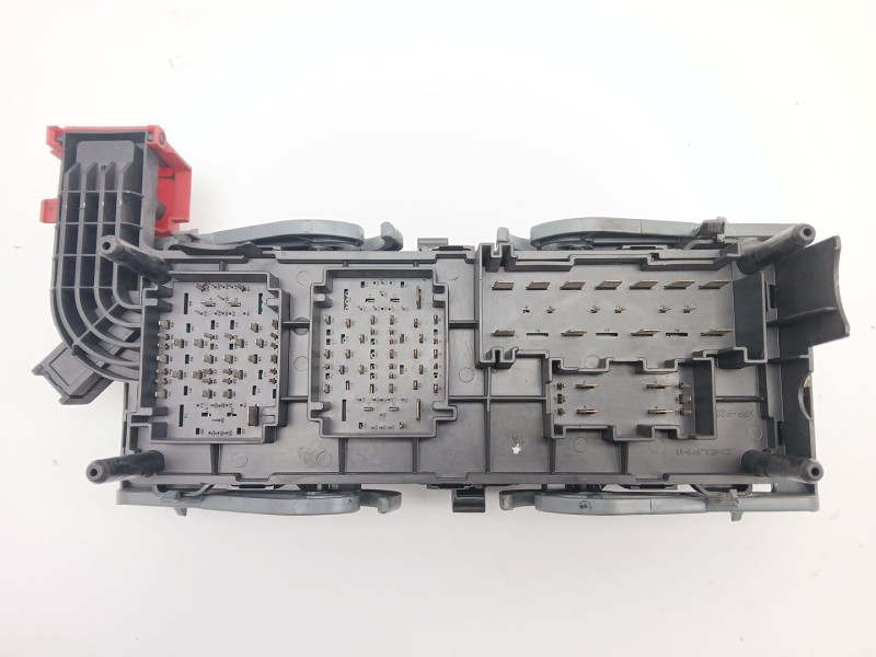 Recambio de caja reles / fusibles para fiat freemont (345_) 2.0 jtd referencia OEM IAM 68143318AF  