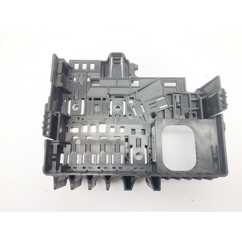 Recambio de caja reles / fusibles para opel corsa e (x15) 1.3 cdti (08, 68) referencia OEM IAM 13491092  