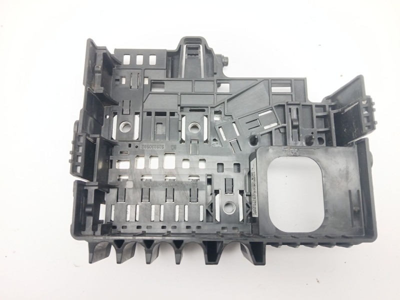 Recambio de caja reles / fusibles para opel corsa e (x15) 1.3 cdti (08, 68) referencia OEM IAM 13491092  