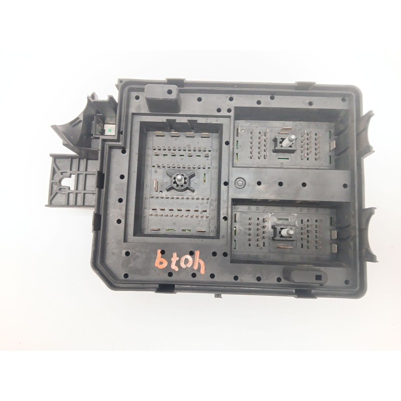 Recambio de caja reles / fusibles para opel corsa e (x15) 1.3 cdti (08, 68) referencia OEM IAM 39036047  