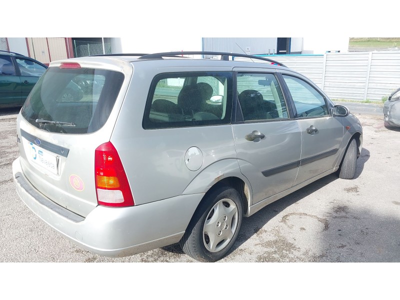 ford focus i turnier (dnw) del año 2001
