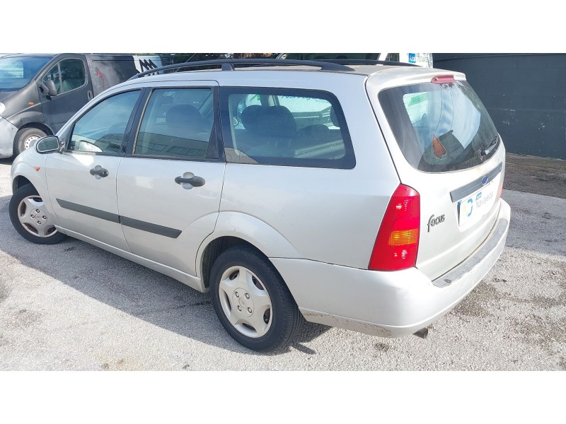 ford focus i turnier (dnw) del año 2001