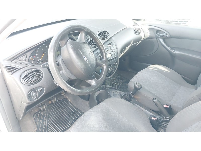 ford focus i turnier (dnw) del año 2001