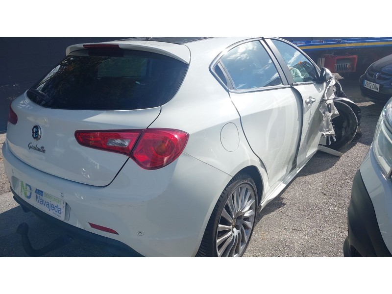 alfa romeo giulietta (940_) del año 2011