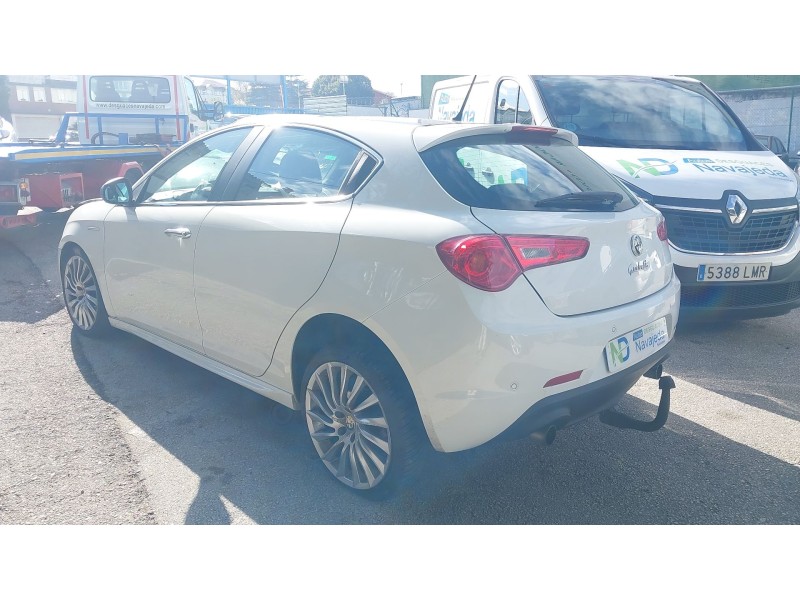 alfa romeo giulietta (940_) del año 2011