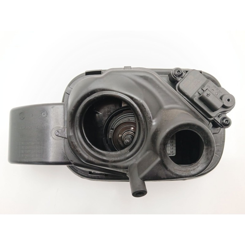 Recambio de tapa exterior combustible para skoda superb iii (3v3) 2.0 tdi referencia OEM IAM 3V5809702B 3V9809702B 3V5809702C