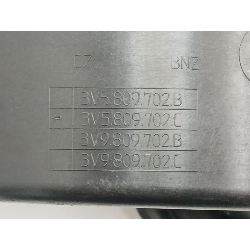 Recambio de tapa exterior combustible para skoda superb iii (3v3) 2.0 tdi referencia OEM IAM 3V5809702B 3V9809702B 3V5809702C