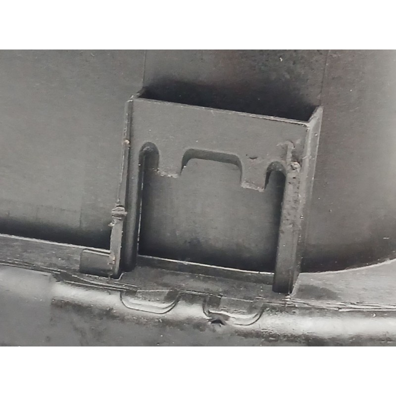 Recambio de tapa exterior combustible para skoda superb iii (3v3) 2.0 tdi referencia OEM IAM 3V5809702B 3V9809702B 3V5809702C