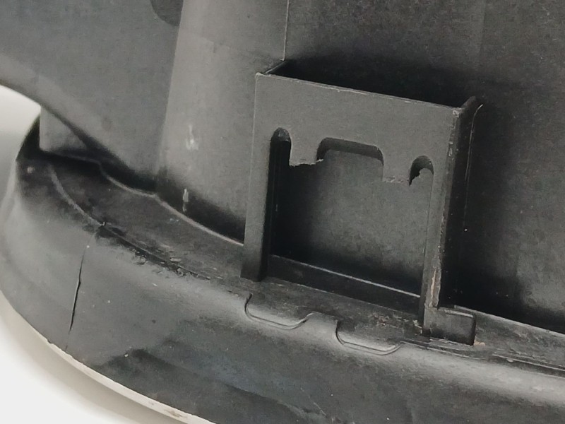 Recambio de tapa exterior combustible para skoda superb iii (3v3) 2.0 tdi referencia OEM IAM 3V5809702B 3V9809702B 3V5809702C