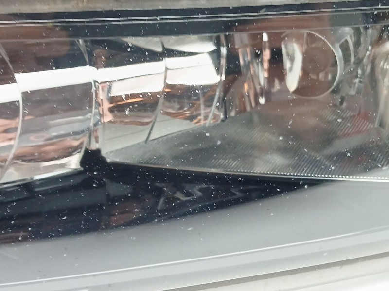 Recambio de faro antiniebla derecho para skoda superb iii (3v3) 2.0 tdi referencia OEM IAM 3V0941700  