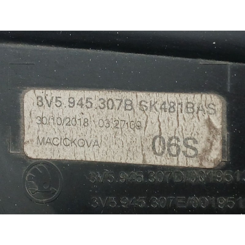 Recambio de piloto trasero izquierdo interior para skoda superb iii (3v3) 2.0 tdi referencia OEM IAM 3V5945307B  